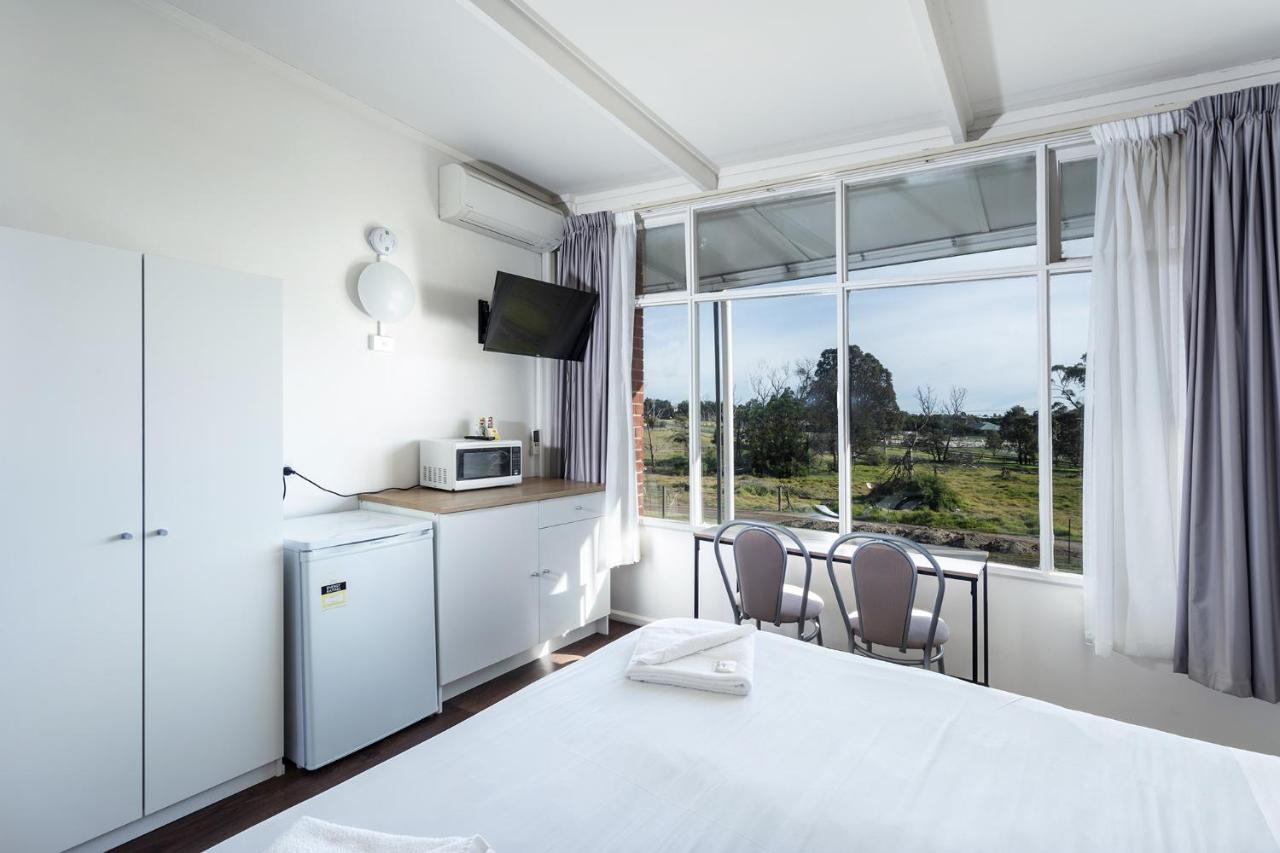 Rivers Apartments Motel Sale Gippsland Экстерьер фото