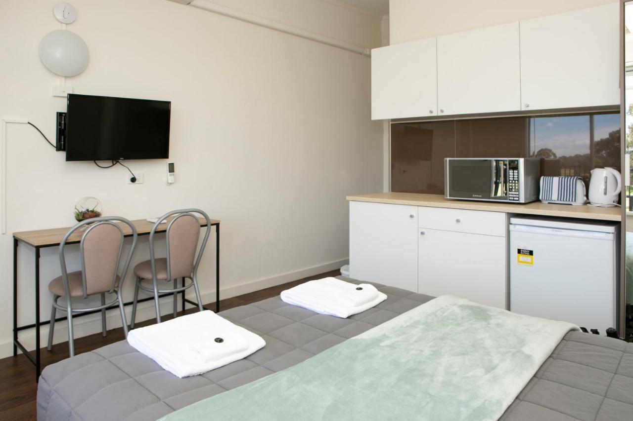 Rivers Apartments Motel Sale Gippsland Экстерьер фото