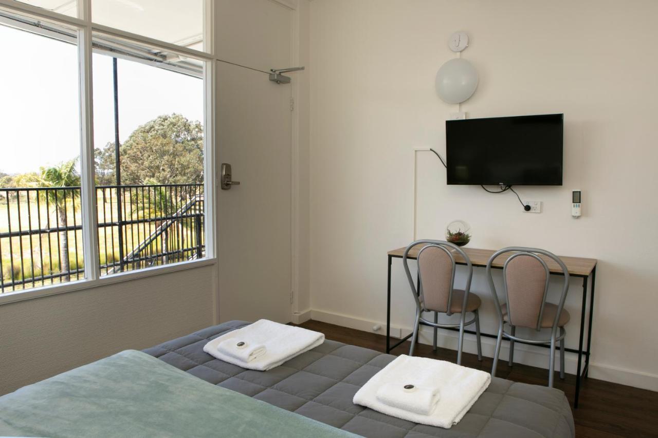 Rivers Apartments Motel Sale Gippsland Экстерьер фото
